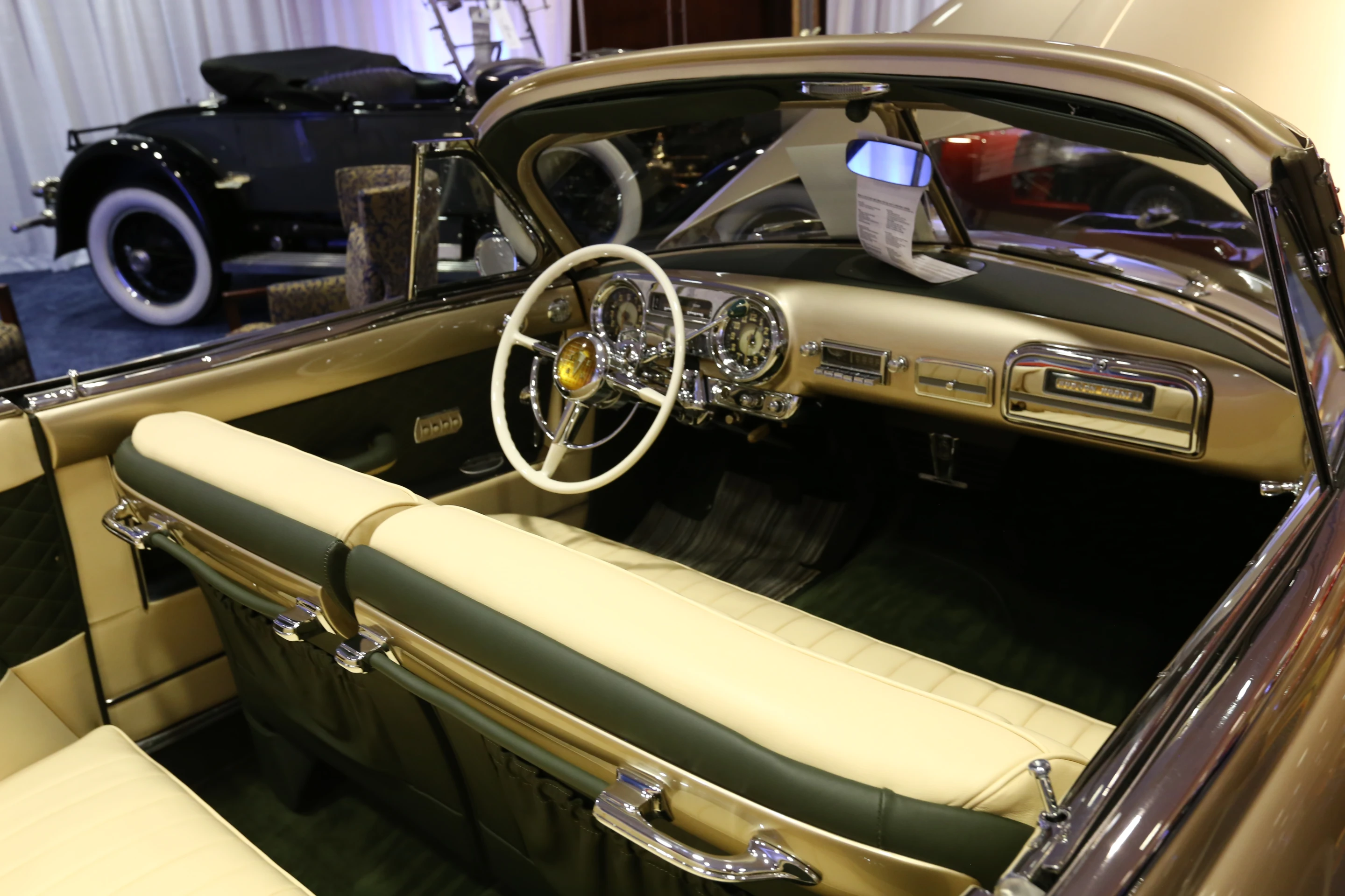 The Hudson Hornet convertible's interior (Photo: Angus MacKenzie/Gizmag.com)
