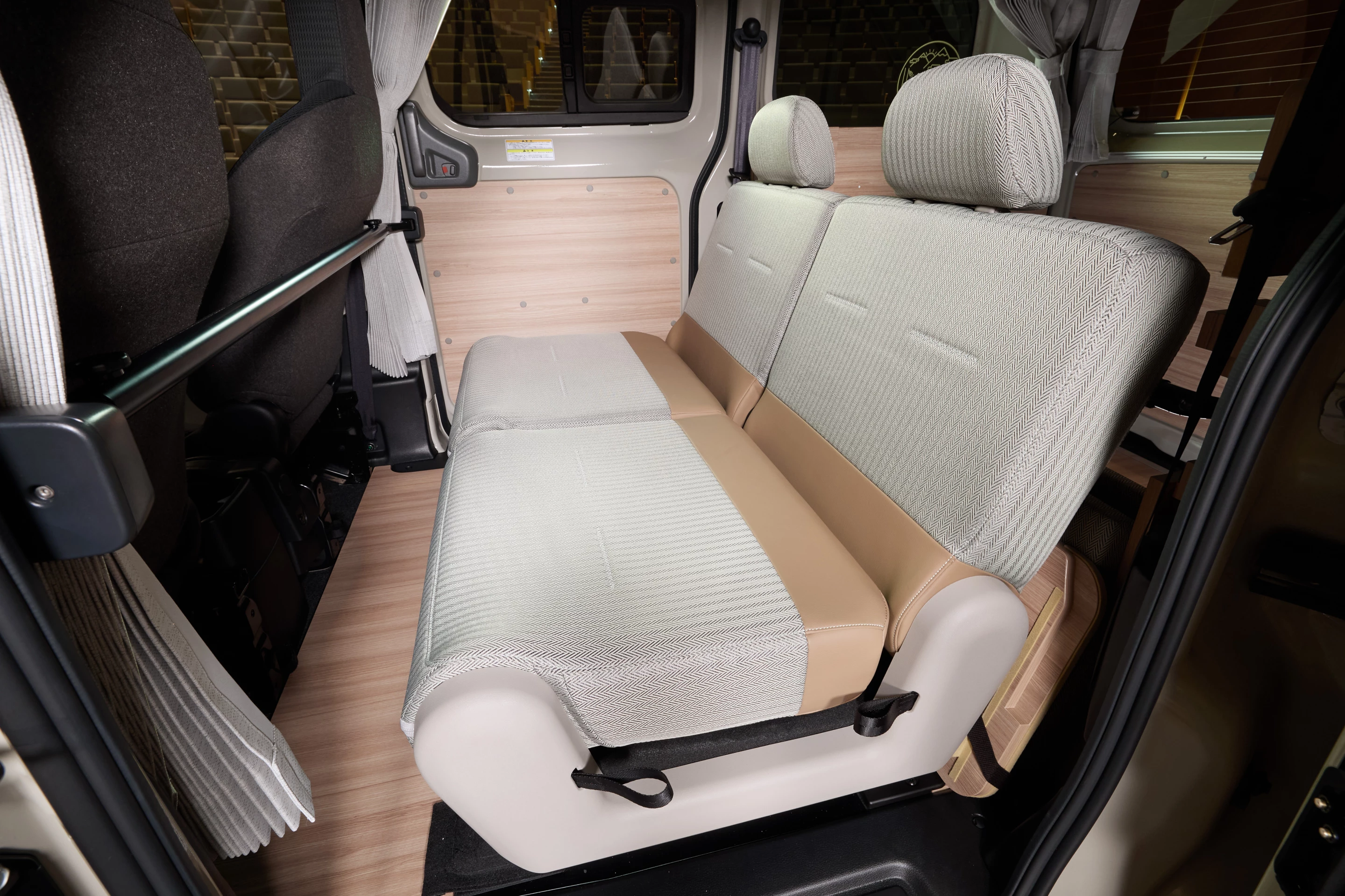 Without ever giving up its overnighting capabilities, the NV200 MyRoom is ready to drive as a five-seat family van