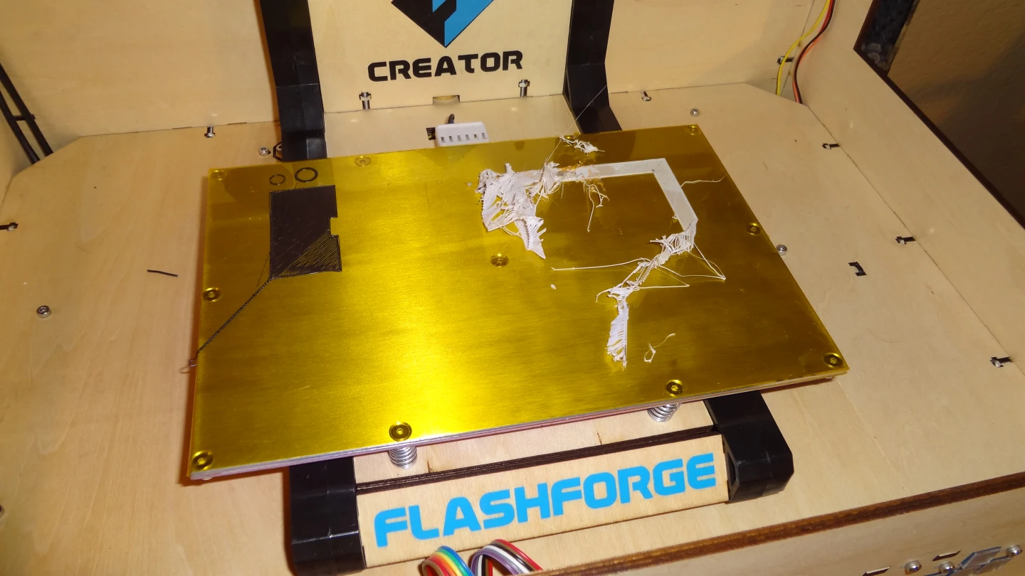 Another picture of when 3D printing goes bad. This print came unstuck from the platform (Photo: Gizmag)