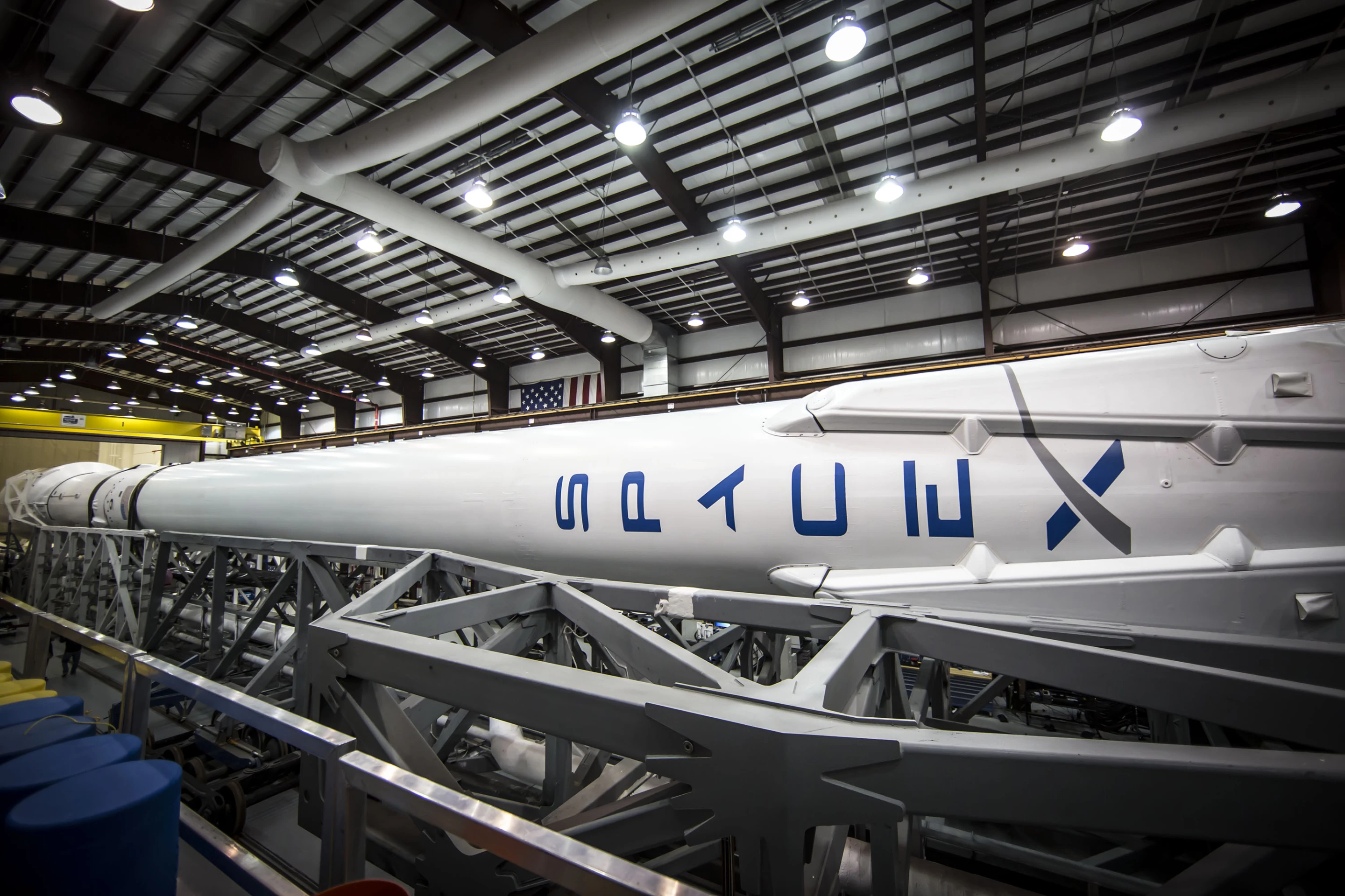 Falcon 9 showing landing legs stowed