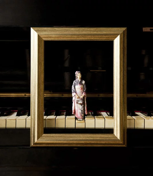 These 3D printed statuettes make lovely keepsake that have an altogether different quality than a photograph