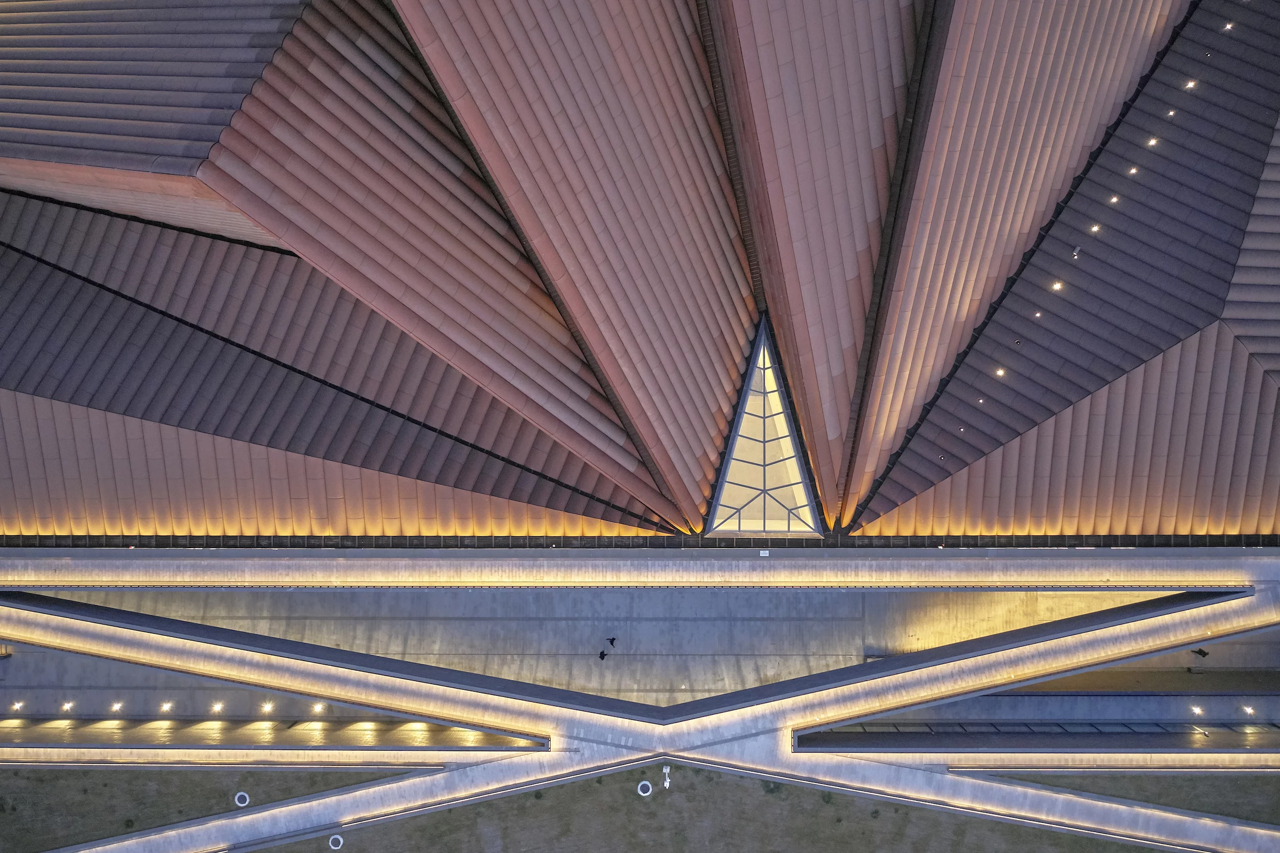 The Datong Art Museum's roofline has been designed to resemble natural peaks rising up out of the ground