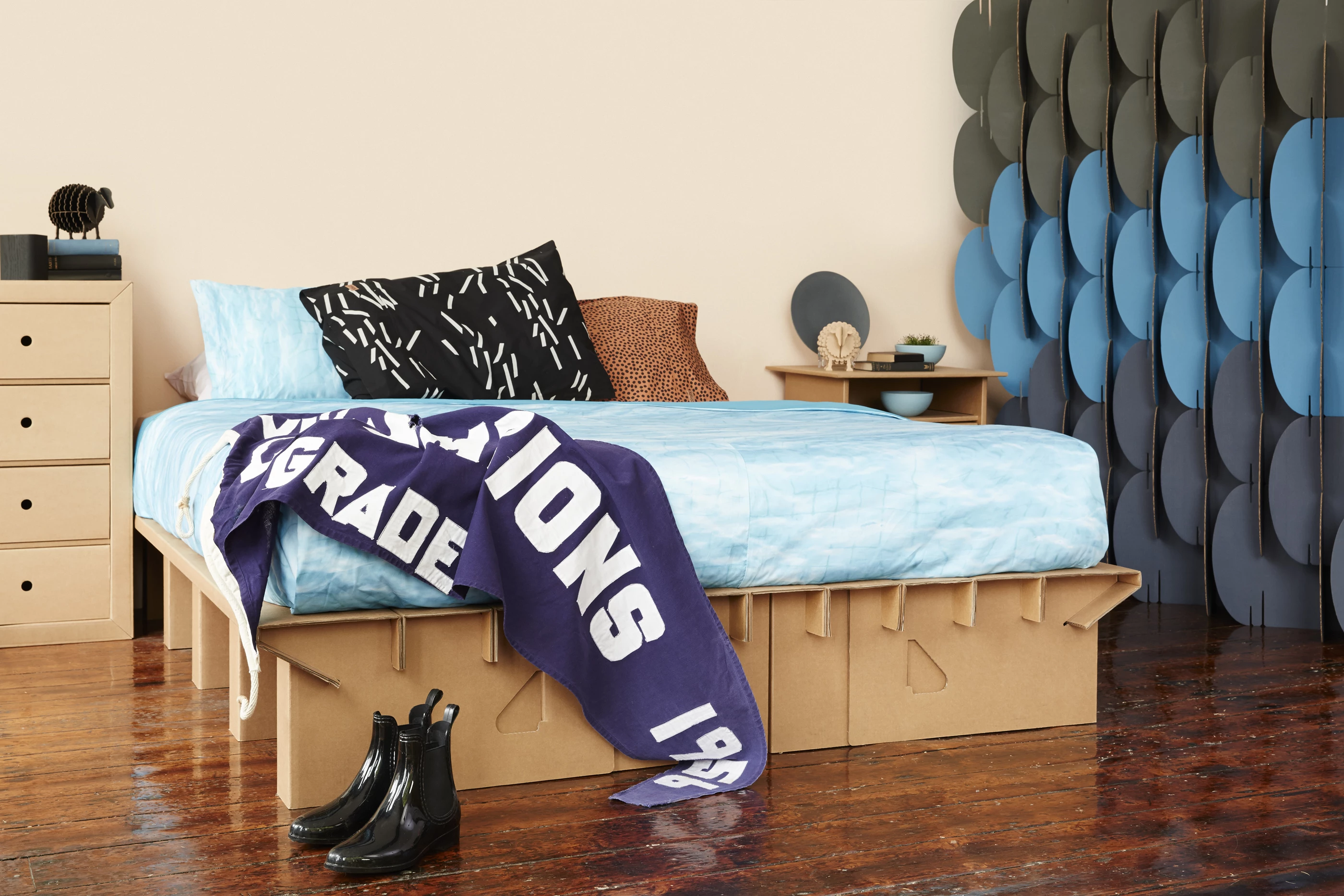 Measuring 203 cm (79 in) in length and 30 cm (12 in) high, the "Paperpedic" bed is made from 100 percent recyclable cardboard and can be assembled within minutes
