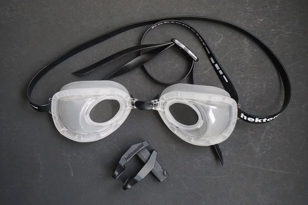 Hektometer goggles come with a noseclip – something that can't be used if wearing a mask