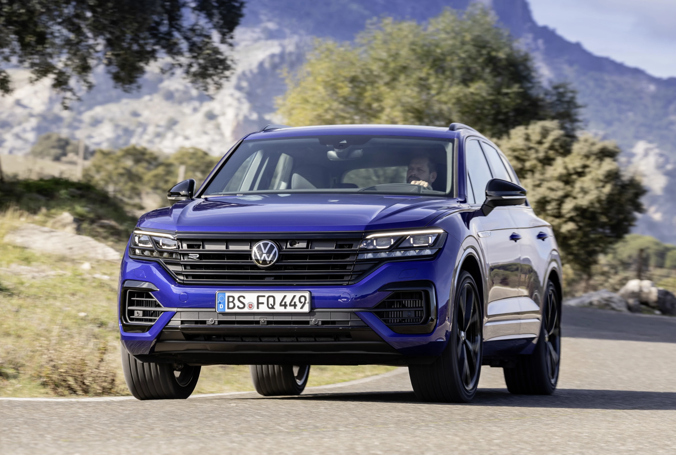 The Touareg R boasts more power and capability thanks to its V6 turbo plug-in hybrid drive