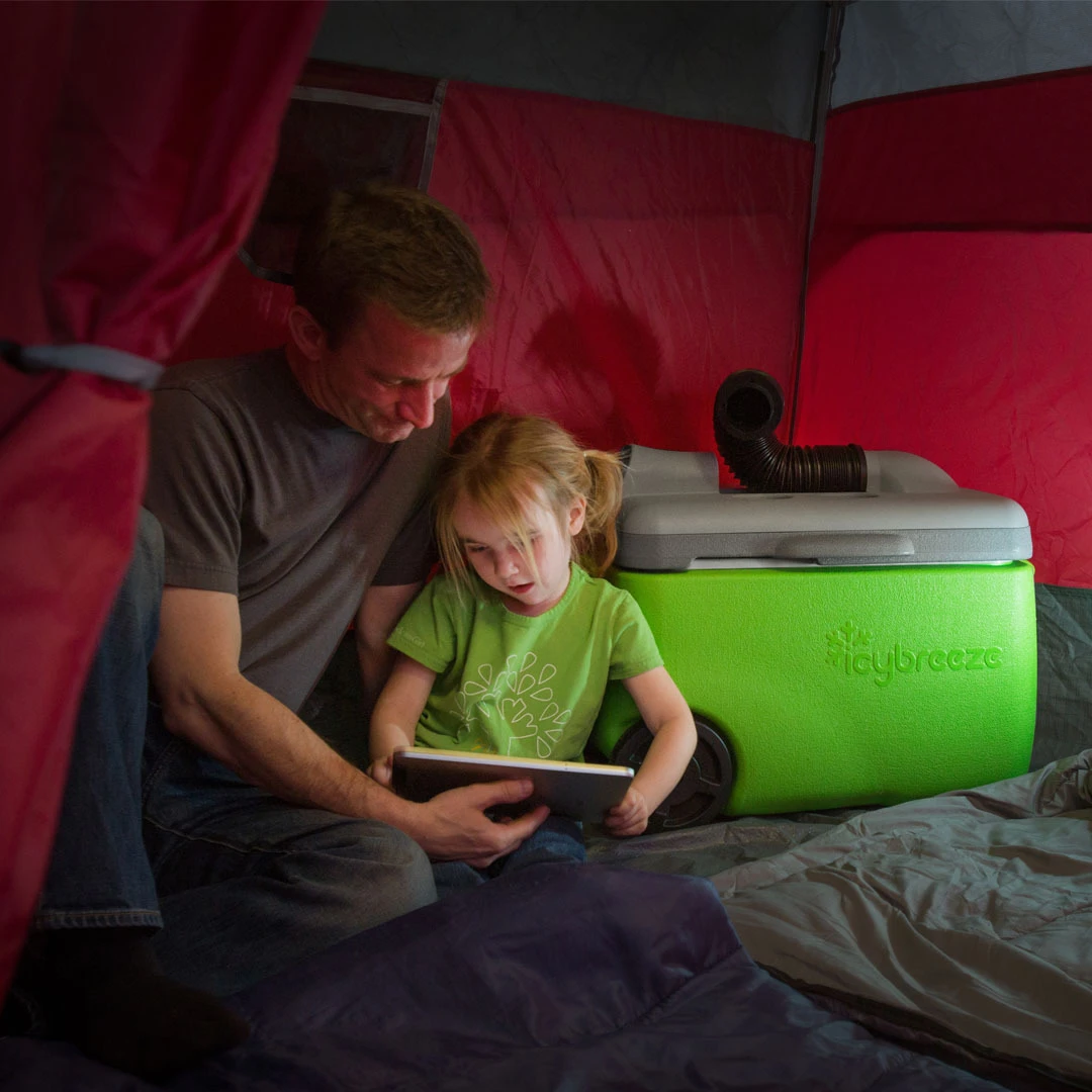 A custom heat exchange system built into the lid of IcyBreeze blows out chilled air