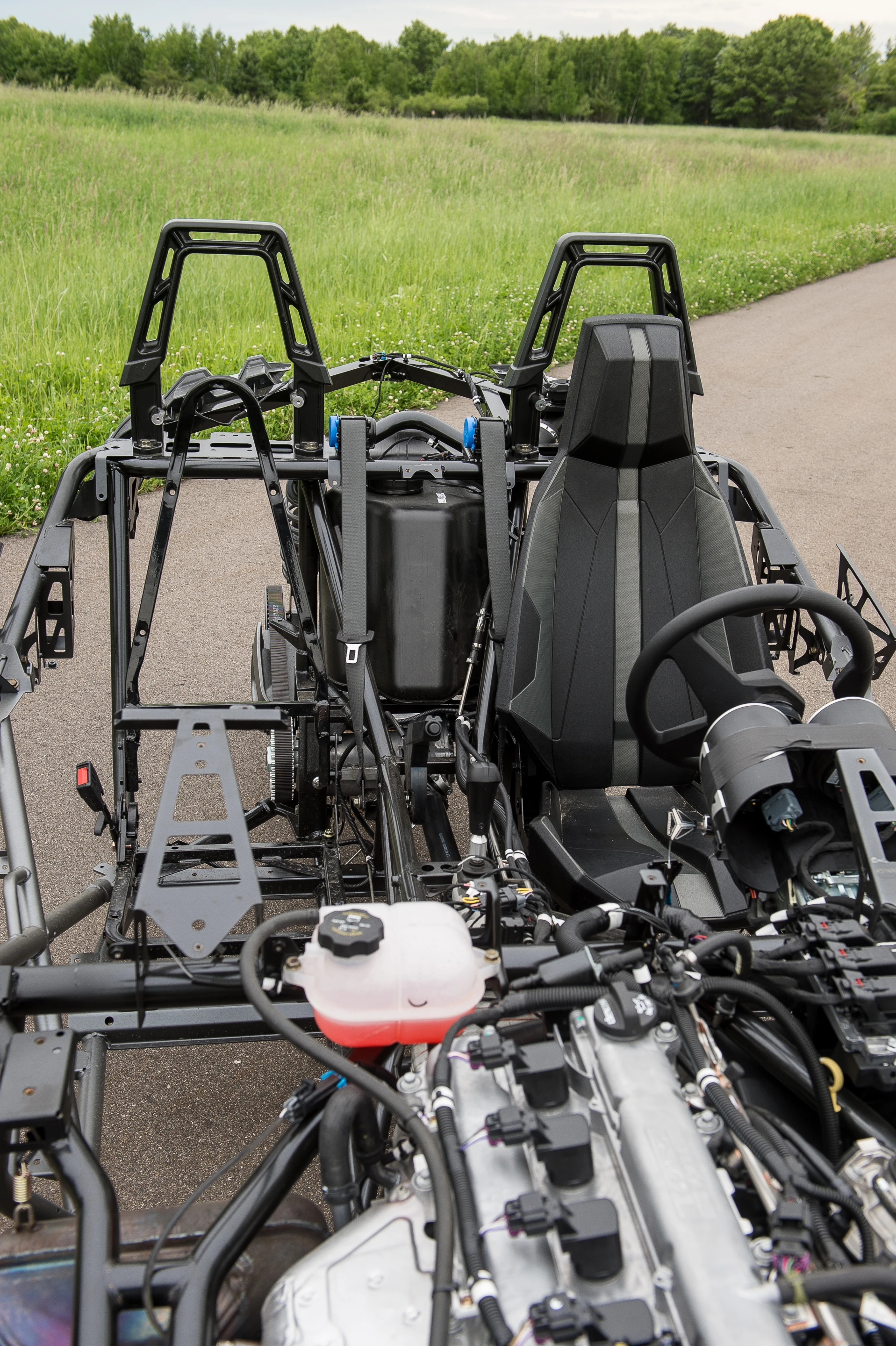 The Slingshot's steel frame skeleton