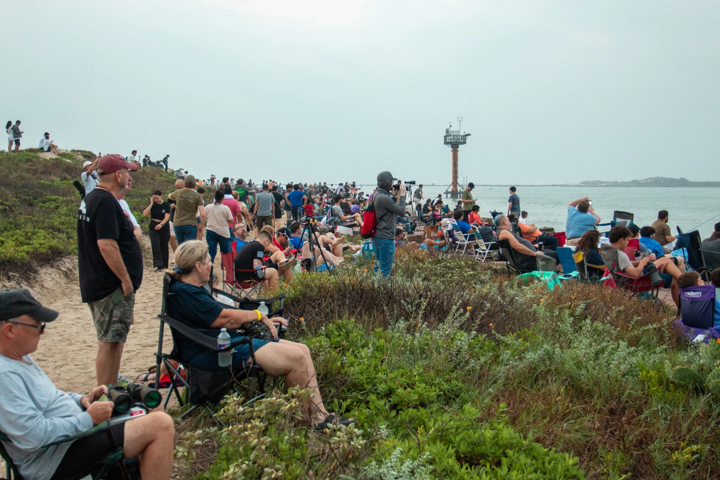 SpaceX Starship Launch - Looking east, and even more people at Isla Blanca Beach, ready for launch