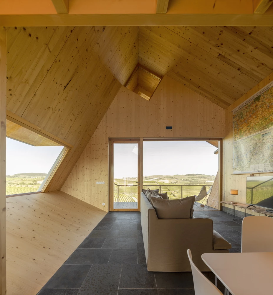 The design and architecture of the space give guests the impression that the entire room is suspended in mid-air