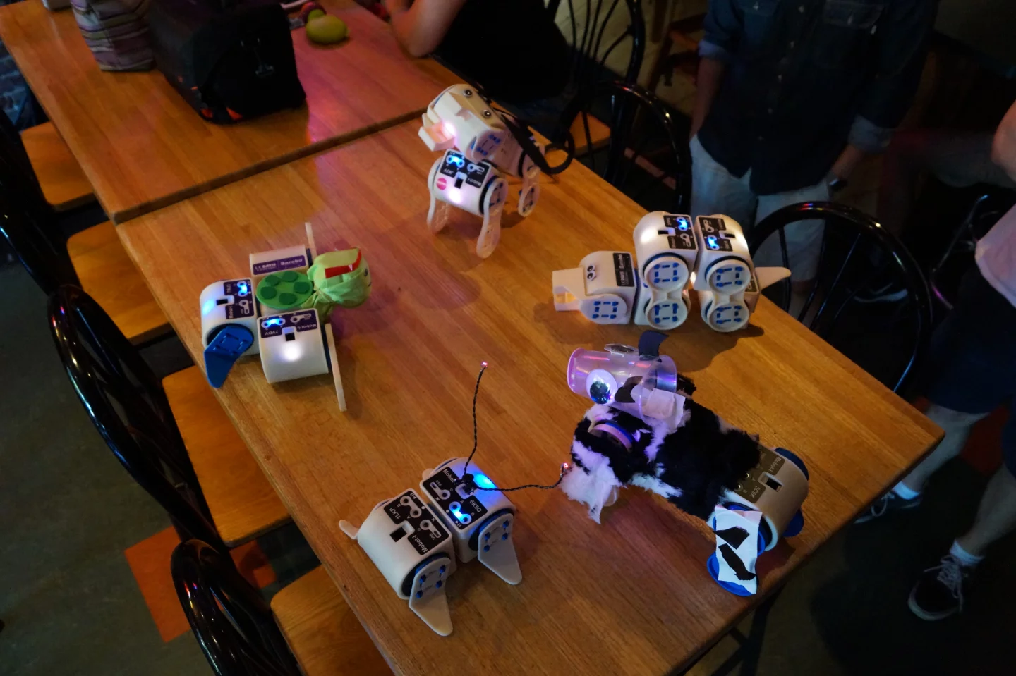 Something dubbed BumpConnect allows Linkbot modules to wirelessly connect to each other with NFC-like ease