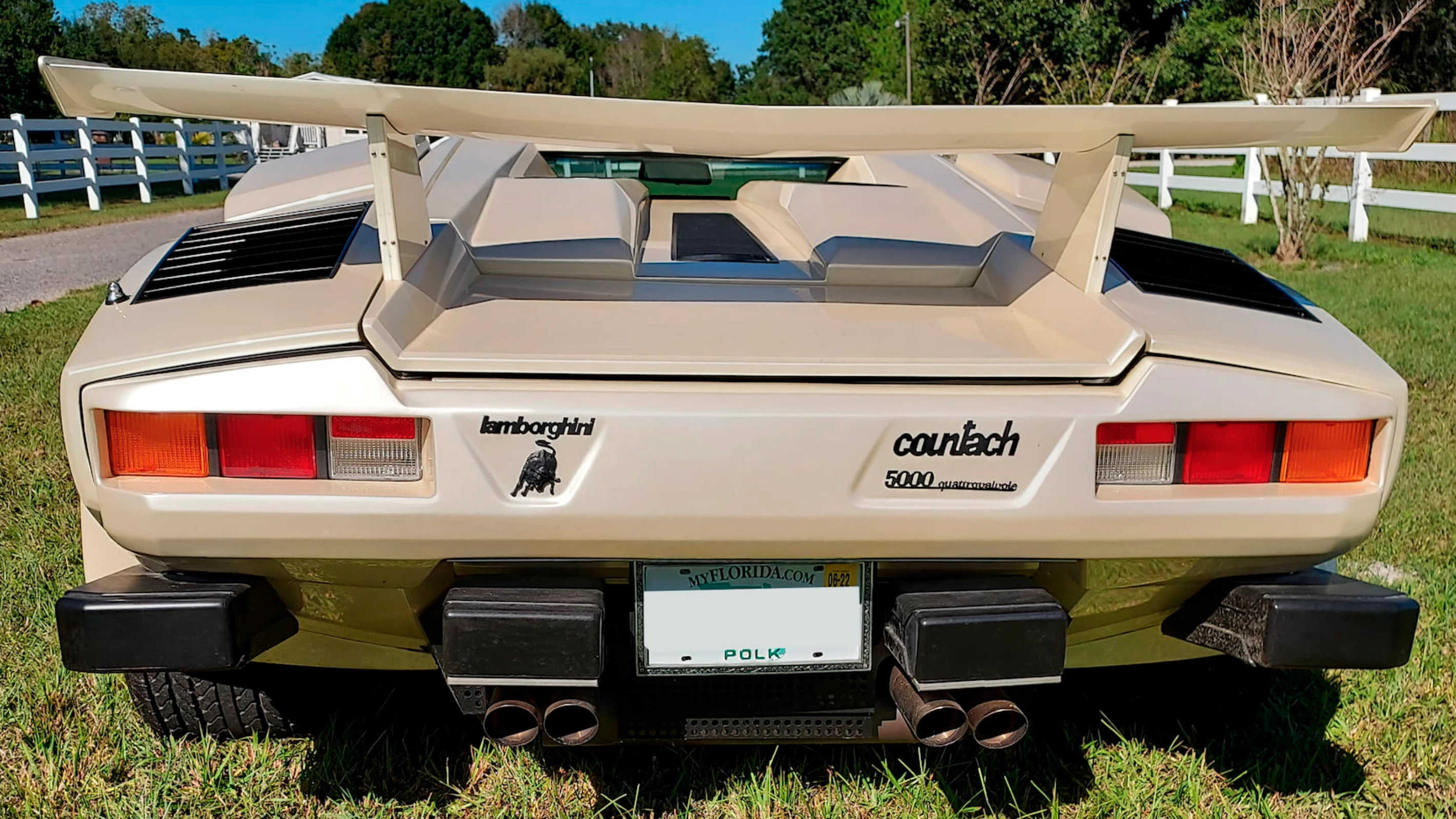 This 1987 Lamborghini Countach sold for $572,000 at Mecum's 2022 Kissimmee sale on 15 January 2022