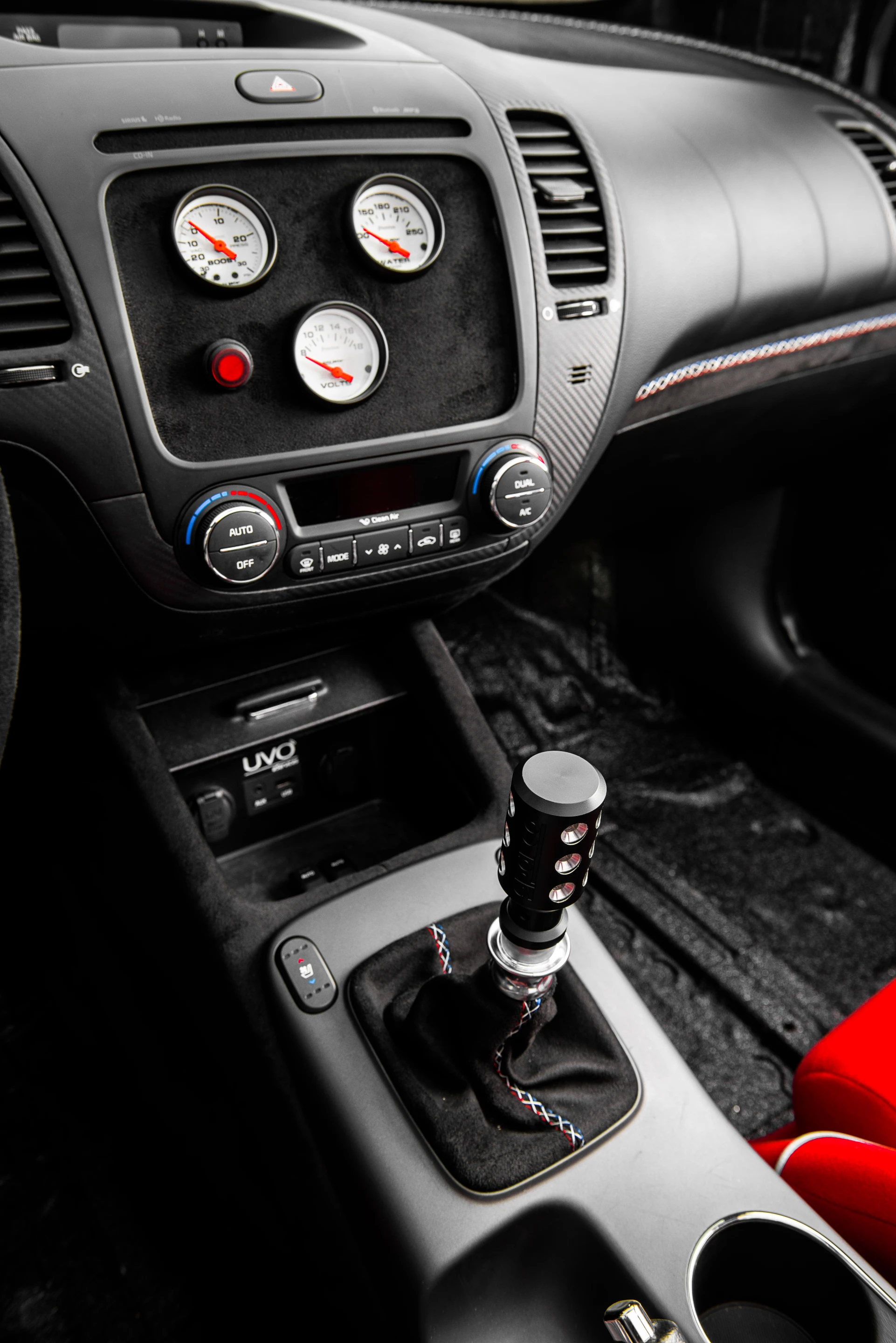 Inside the Forte Koup Mud Bogger