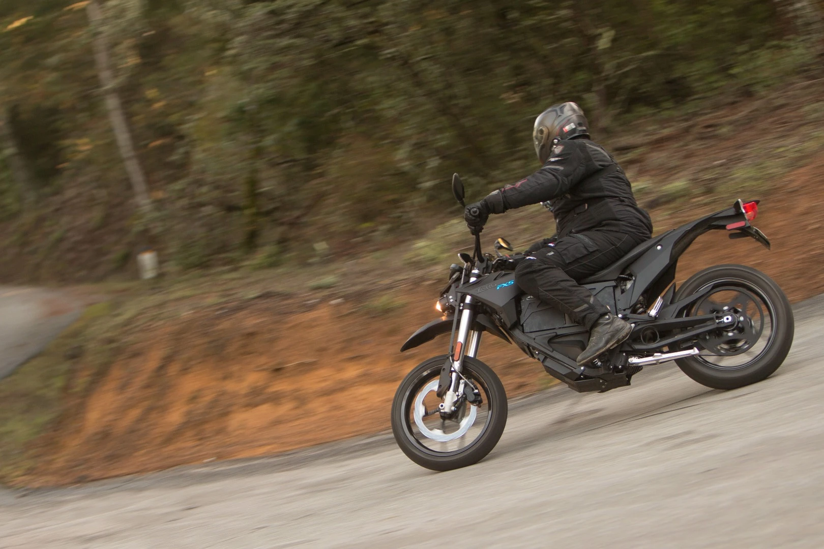 2016 Zero FXS: wicked fun in tight twisties