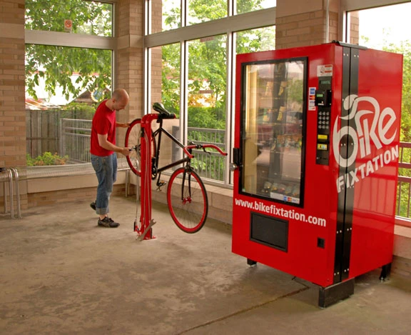 A new extended-hours, self-service bike kiosk has just been installed in the Uptown Transit Station above the heavily-used Midtown Greenway bicycle route in Minneapolis