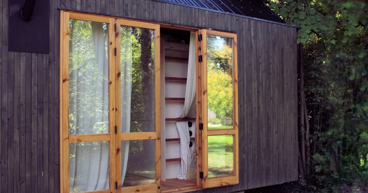 Berra tiny house by Madeiguincho showcases stunning timber design Berra tiny house by Madeiguincho showcases stunning timber design
