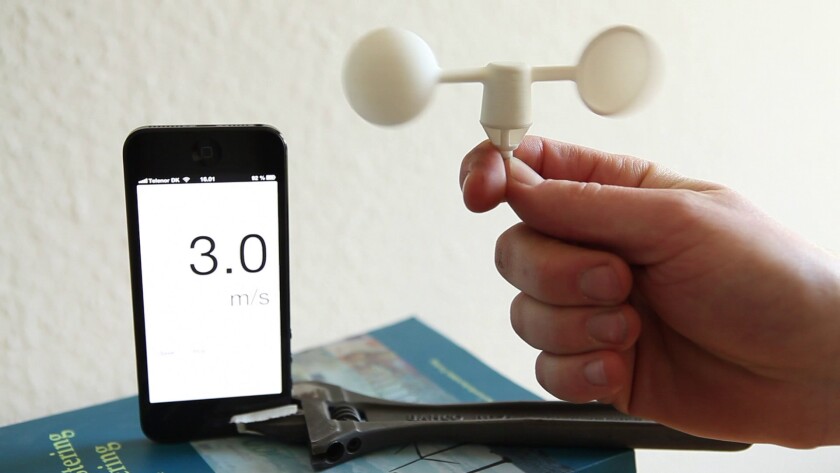 The Vaavud plugs into the phone’s headphone jack, but that’s simply to hold it in place – it will work even if unplugged and held near the phone