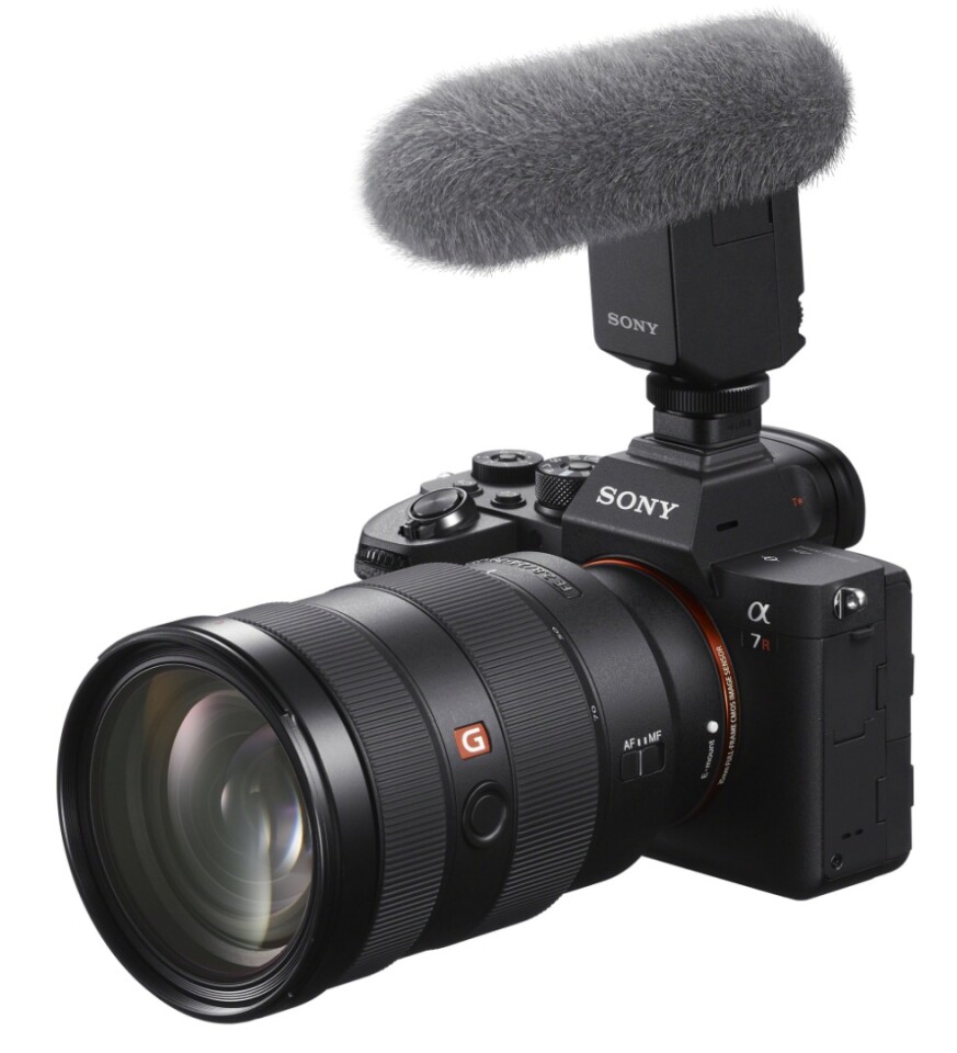 Cable-free video shotgun mic uses Sony's new multifunction hot shoe