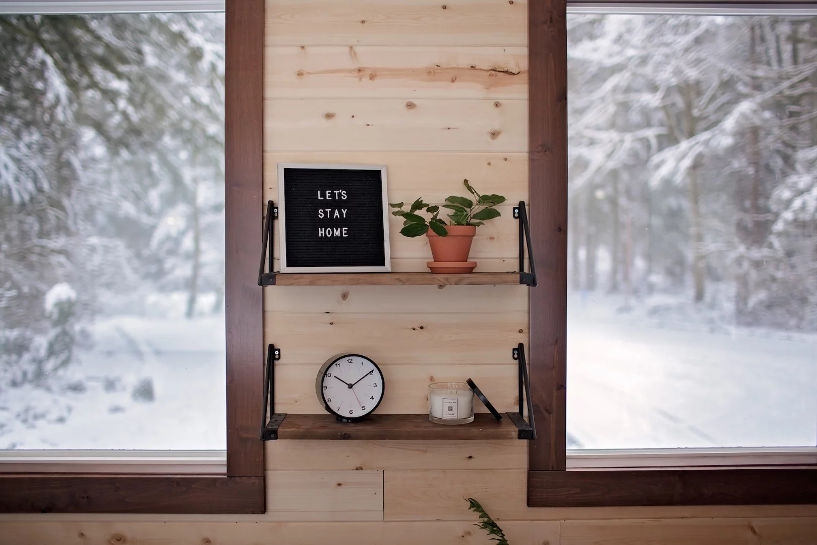 The Vantage's shelving