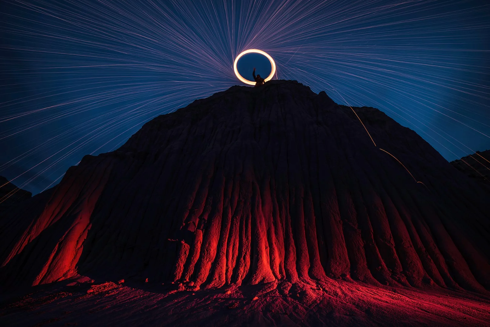 Long exposure light-painting with ignited steel-wool