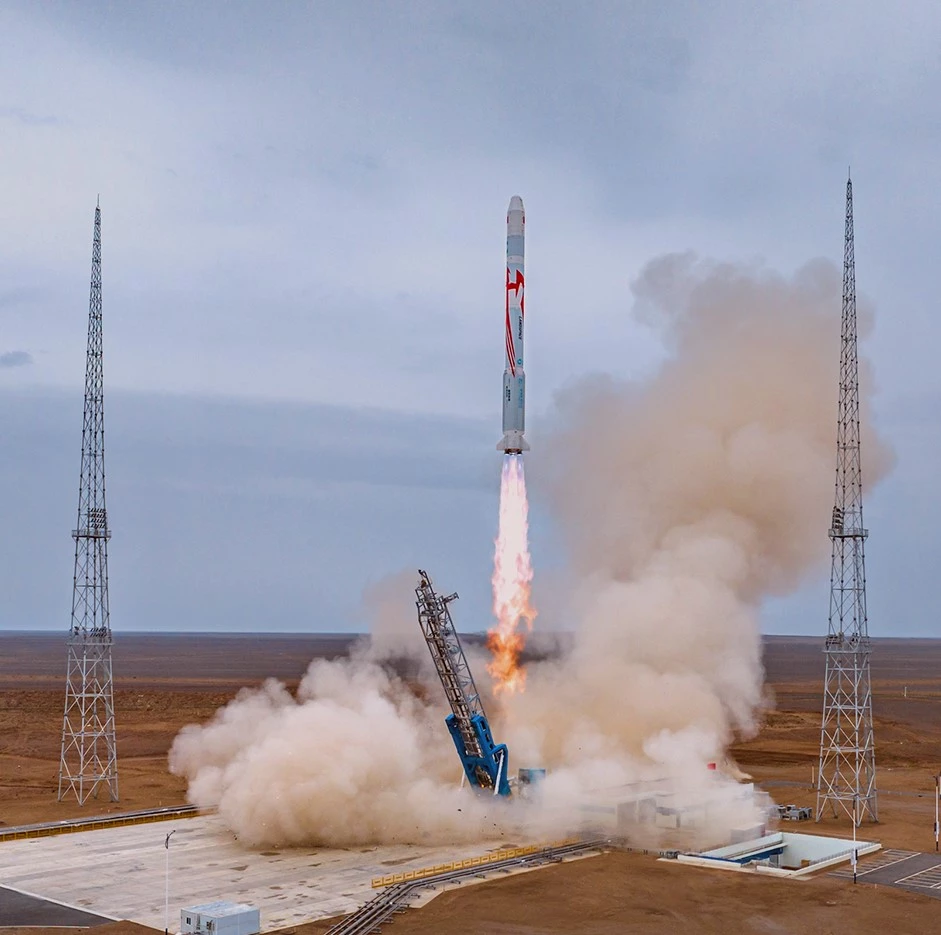 Suzaku-2 Yao-2 lifting off