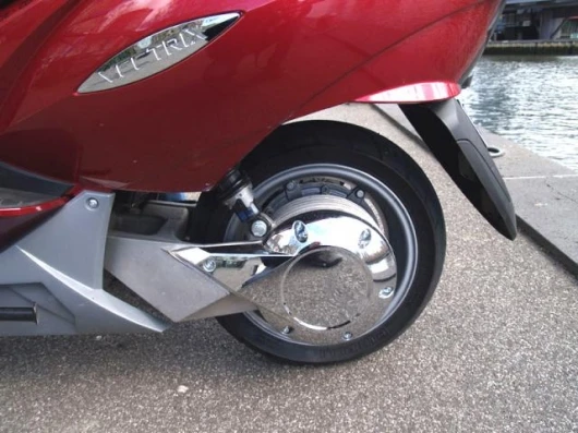20.2kW direct drive brushless DC motor, mounted directly on the rear wheel
