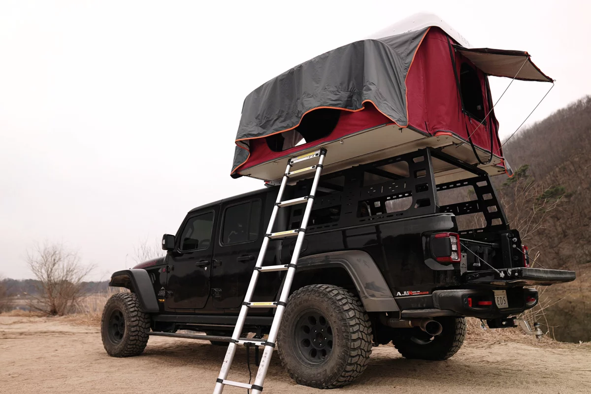 South Korean startup TEDS presents a unique spin on the expanding hardshell rooftop tent