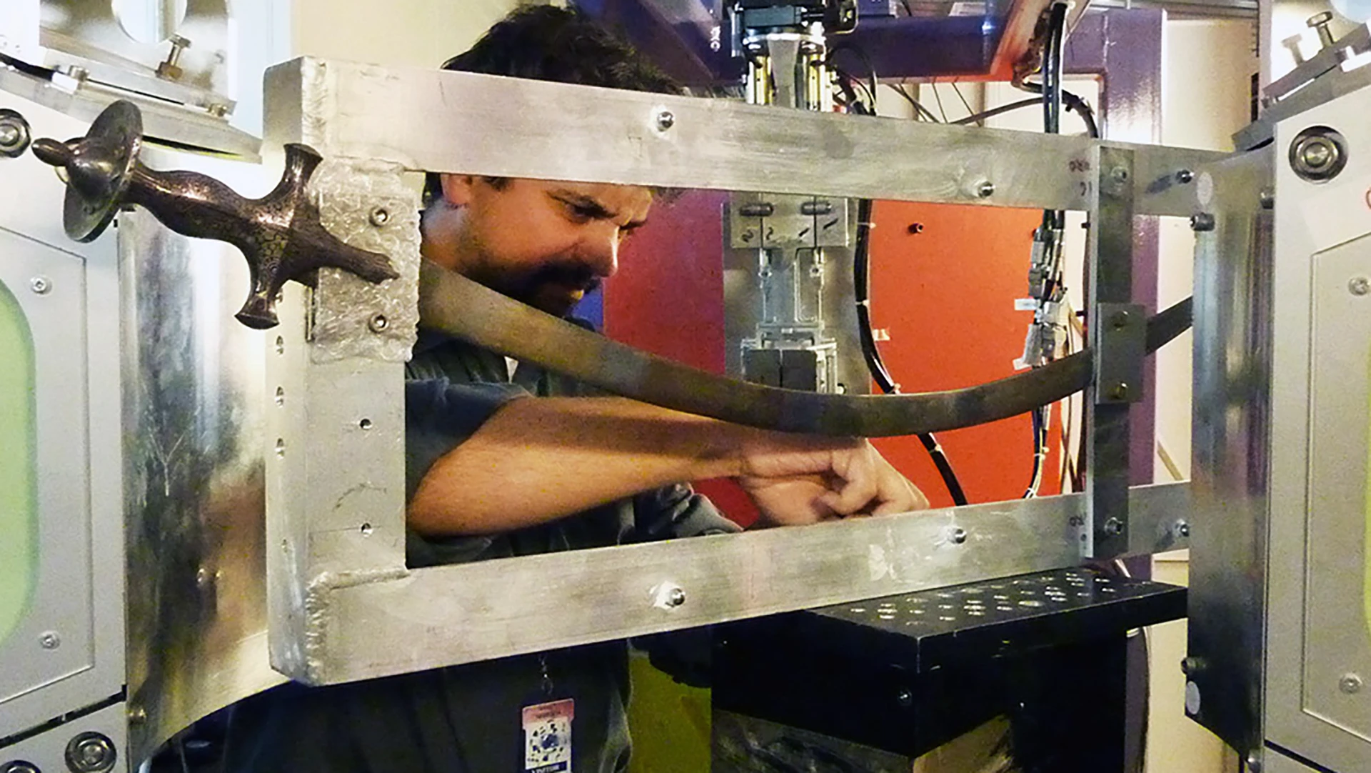 An STFC study has revealed how a 200 year old Indian shamsheer was constructed (Image: STFC)