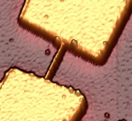 NEMS mass scale which can detect the mass of a single proton (Photo: CIT)