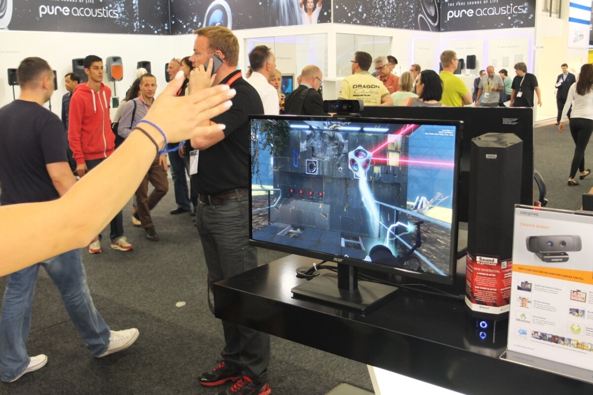 Gizmag goes hands-on with the Creative Senz3D at IFA