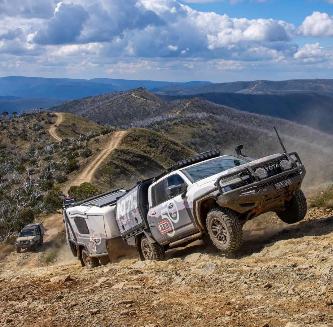 Towing the Earth Camper to the top of the horizon