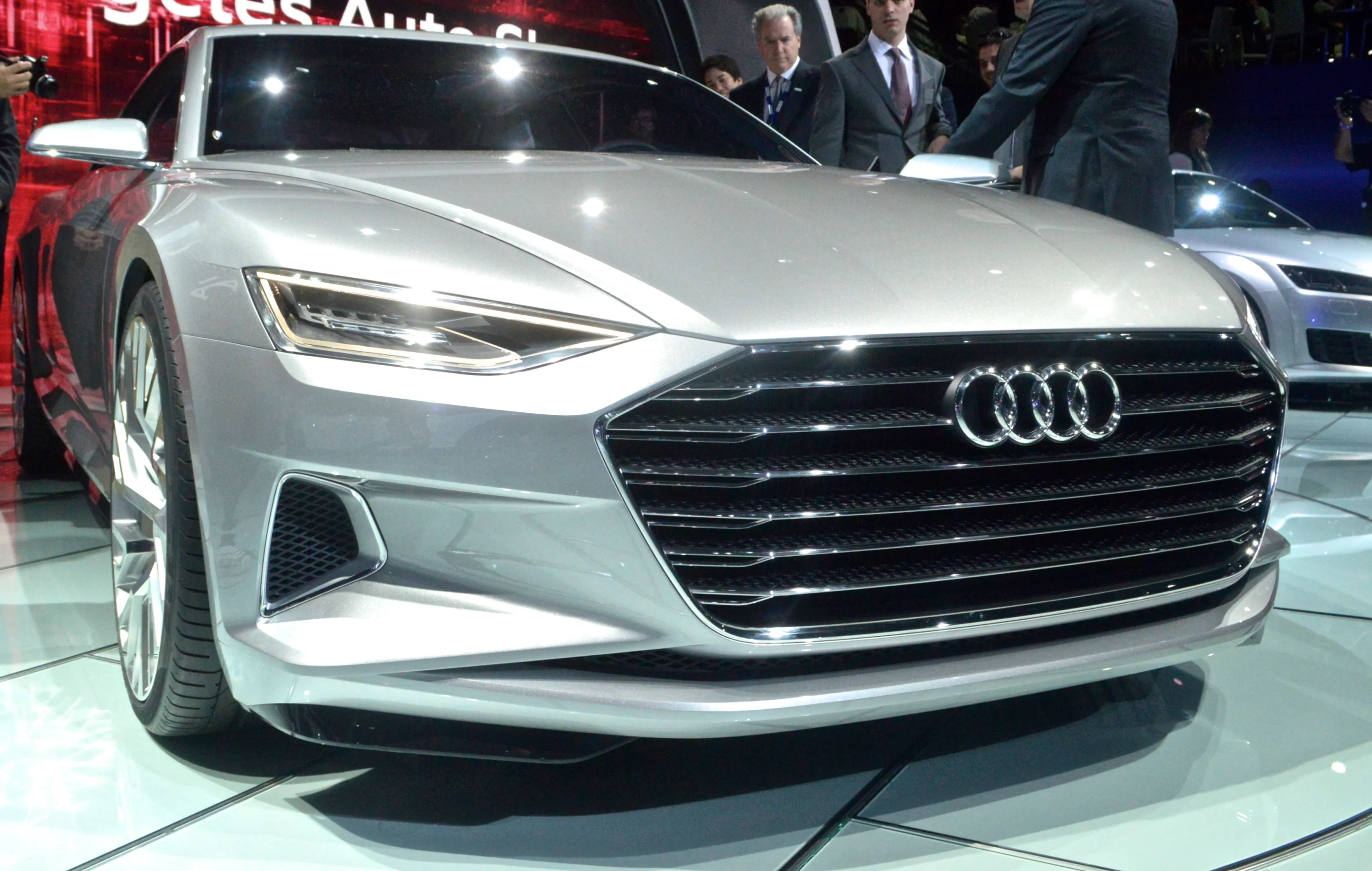 The horizontal slats of the grille have split-prong ends (Photo: C.C. Weiss/Gizmag)