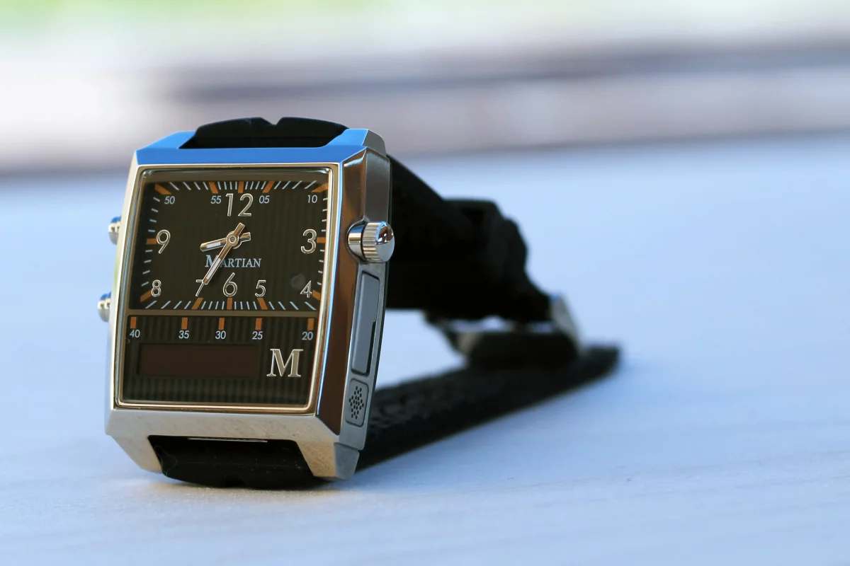 Gizmag reviews the Martian Watch, a smartwatch that puts the power of Siri and Google Now on your wrist