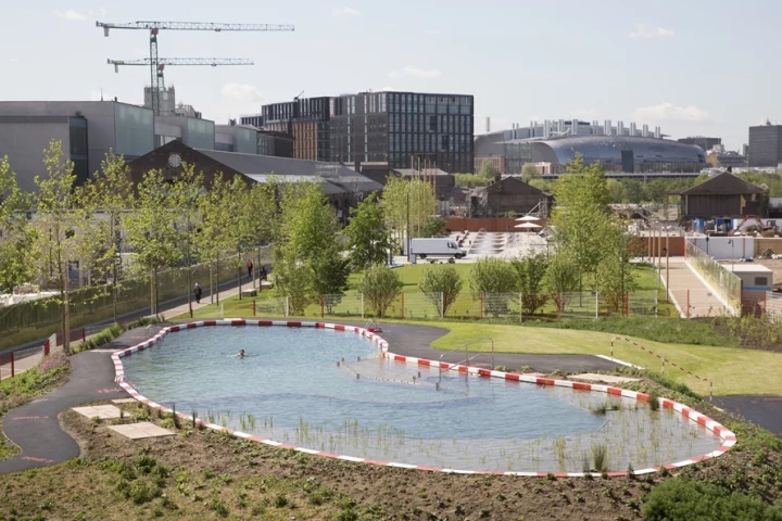 The King's Cross Pond Club freshwater swimming pond measures 40 x 10 m (131 x 33 ft)