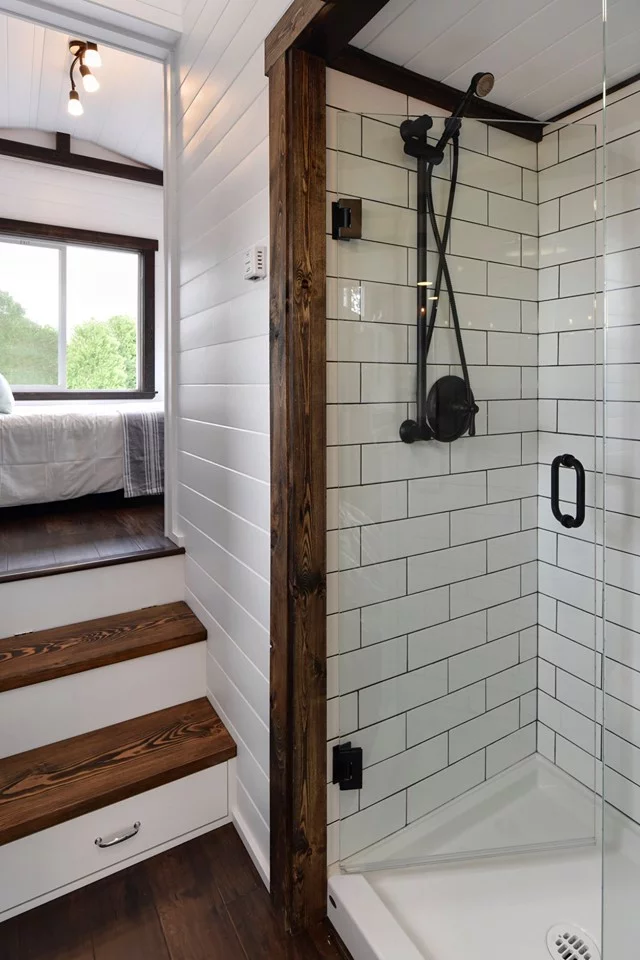 The Canada Goose's shower