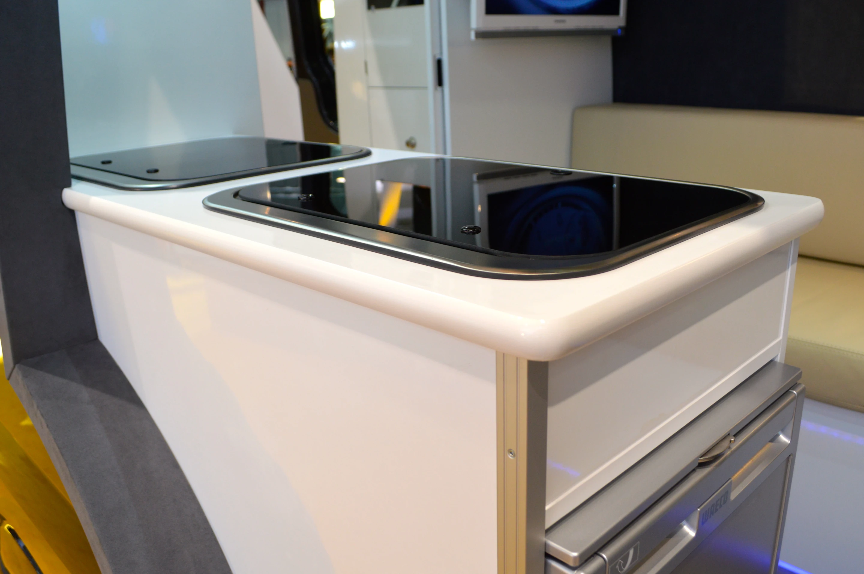 The display Sprinter includes a kitchen unit