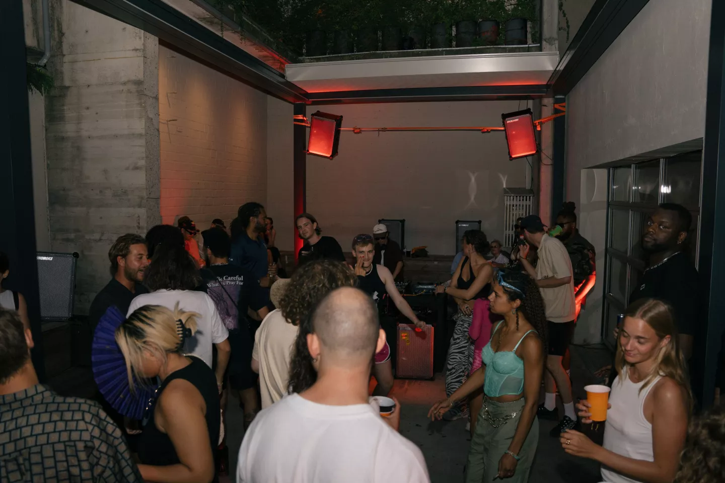 Up to five Soundboks 4 speakers can be wirelessly connected over SKAA technology