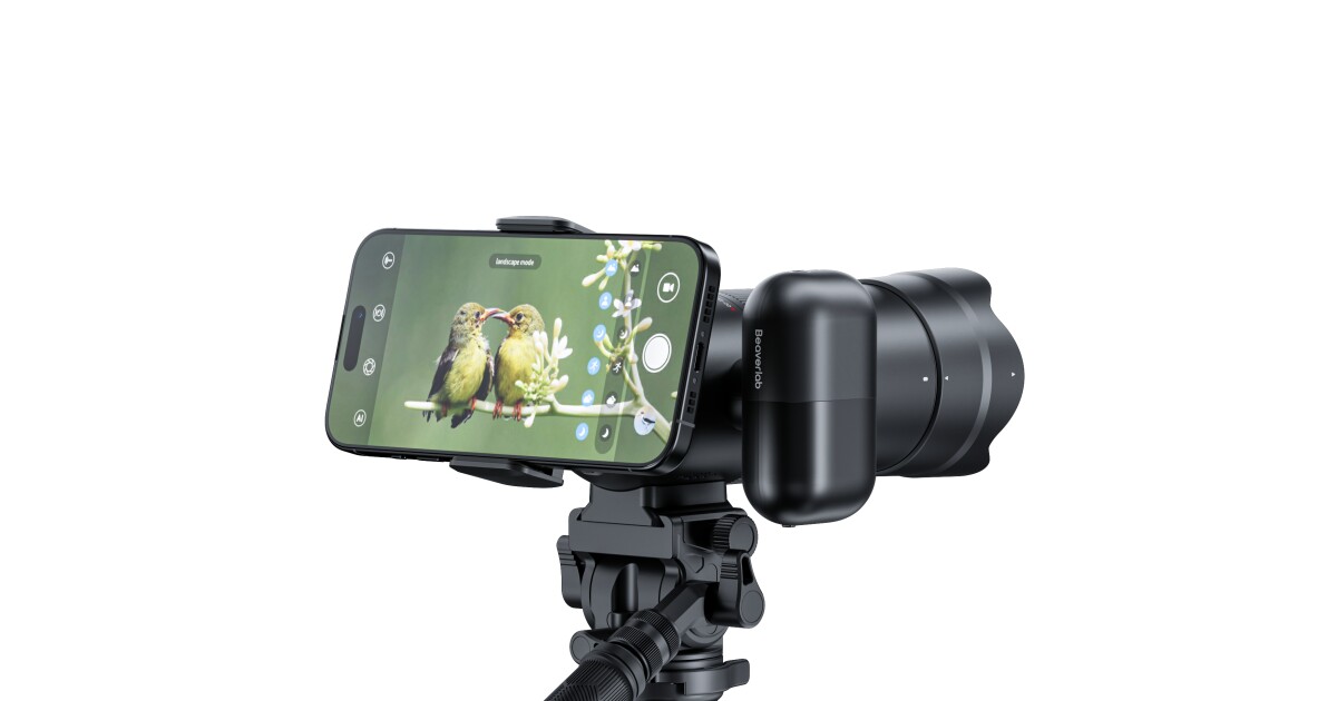 Hybrid camera system gives your smartphone “super-telephoto” zoom