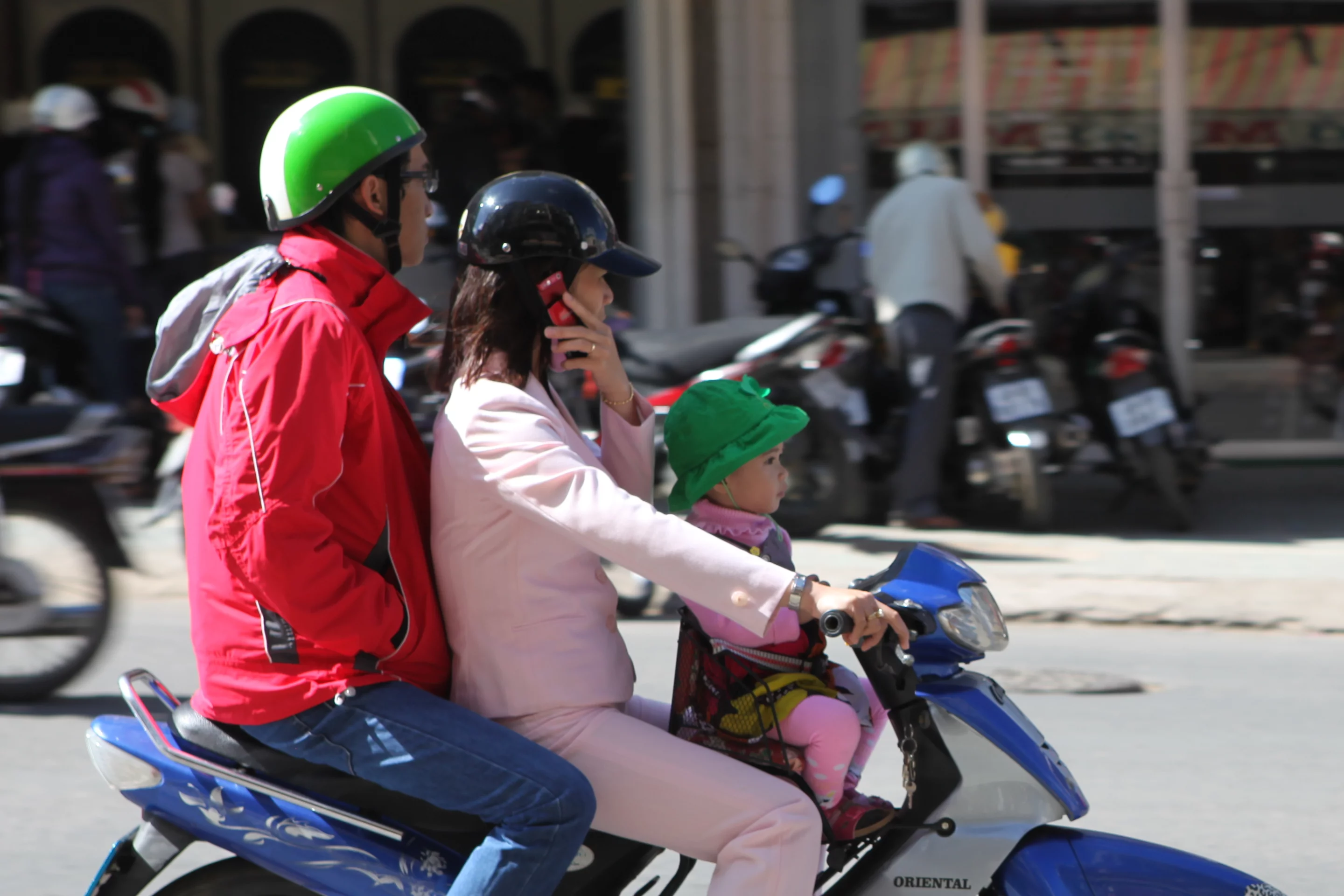 The number of riders who used their left and right ear for calling seemed evenly split - even though the throttle and front brake are on the right. Go figure.