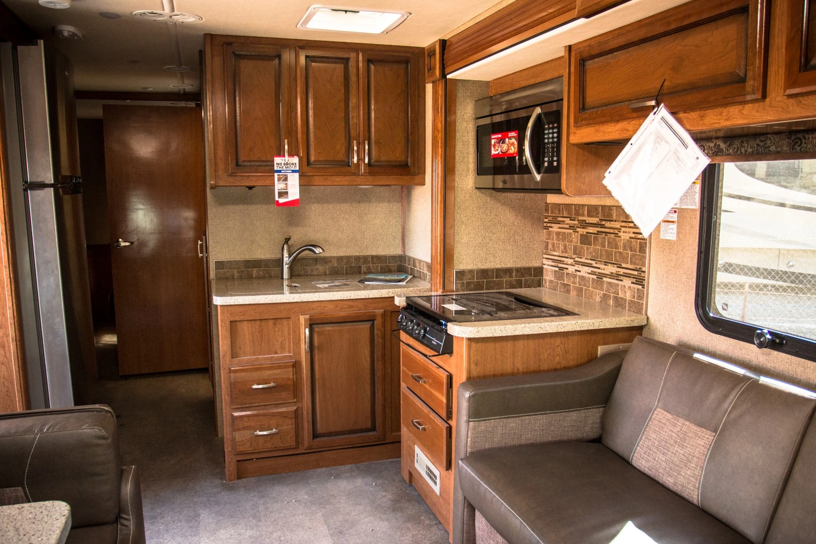 Inside the 2018 Vesta 30D RV