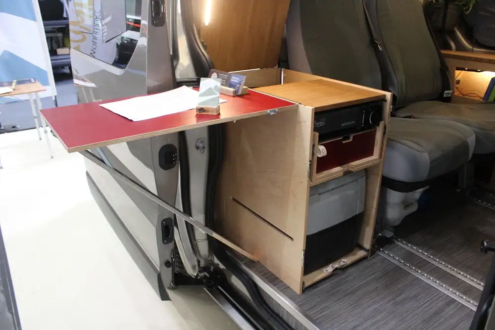 Kompanja has a small but versatile indoor/outdoor kitchen