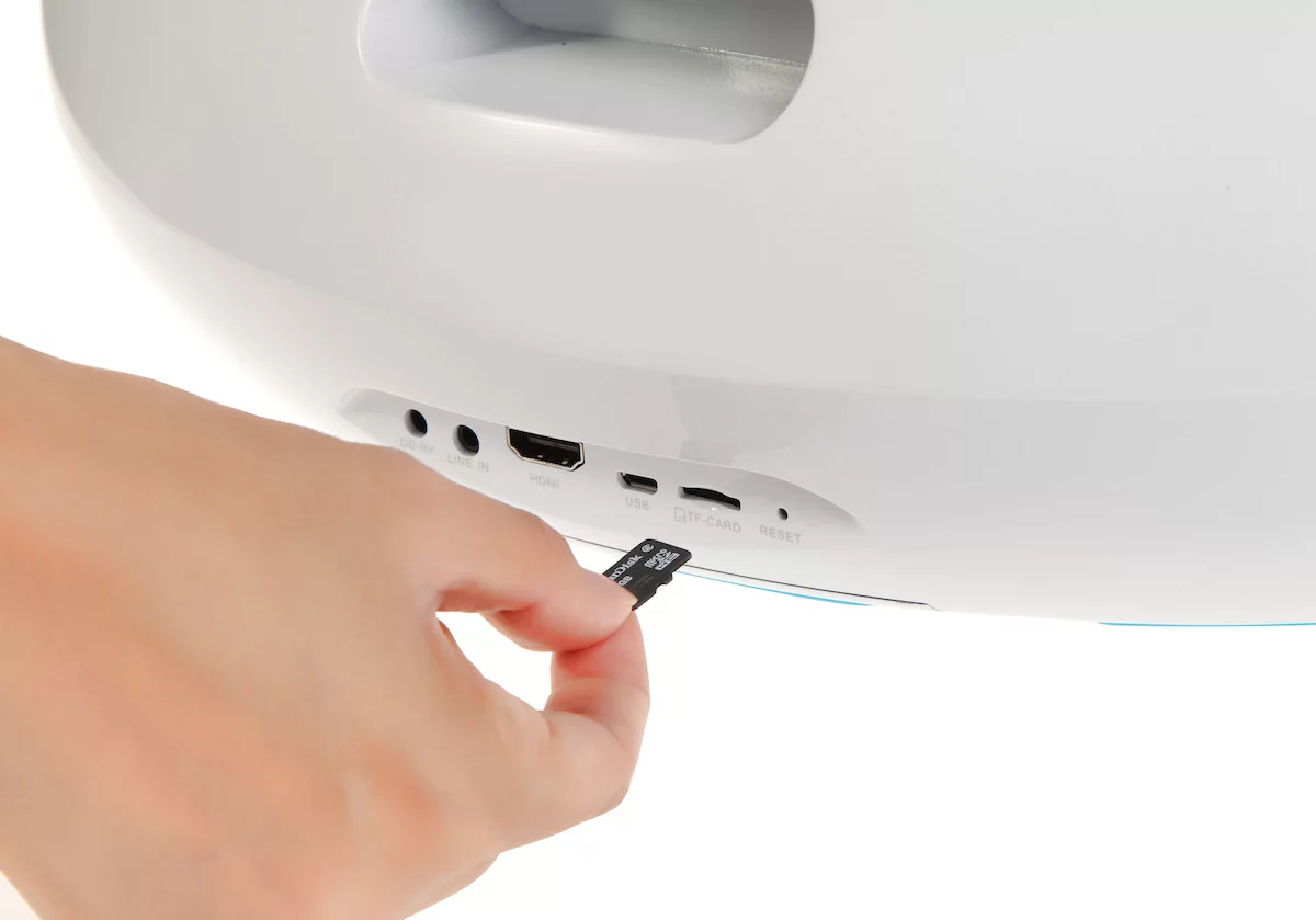 The Zettaly Avy microSD port (white)