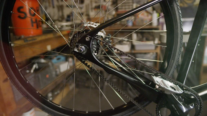 The bike's carbon fiber belt drive doesn't require any lubrication and is said to be lighter, cleaner and last longer than a chain