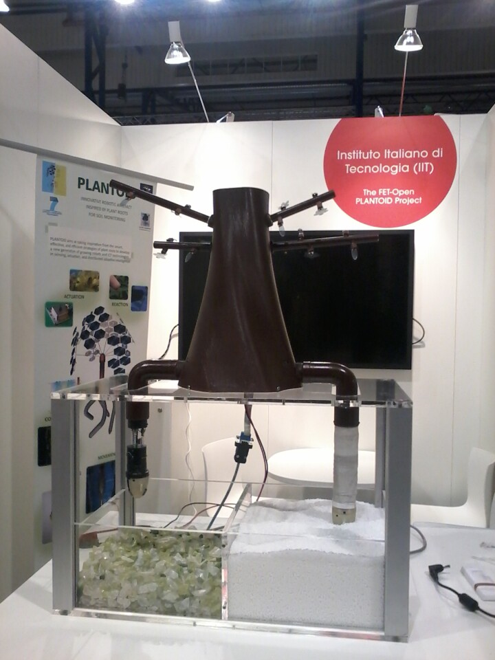 The robot on display, showing its tentacle-like and "growing" roots (bottom left and right, respectively)
