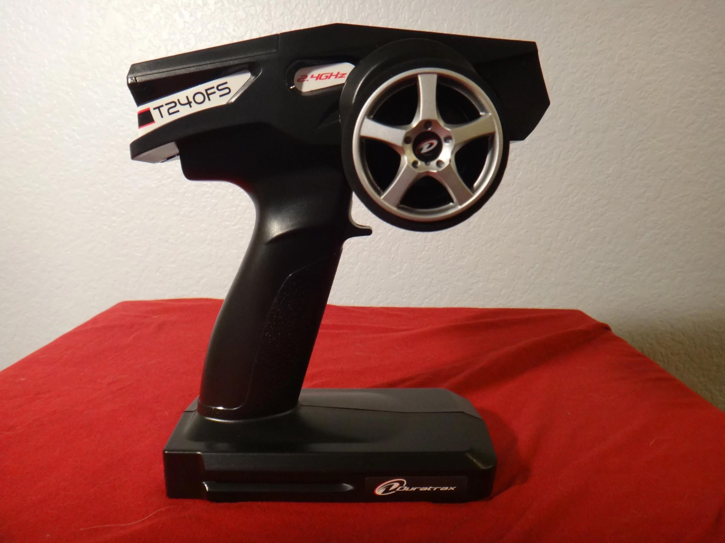 The Duratrax 835E includes a 2.4GHz 2-channel radio transmitter