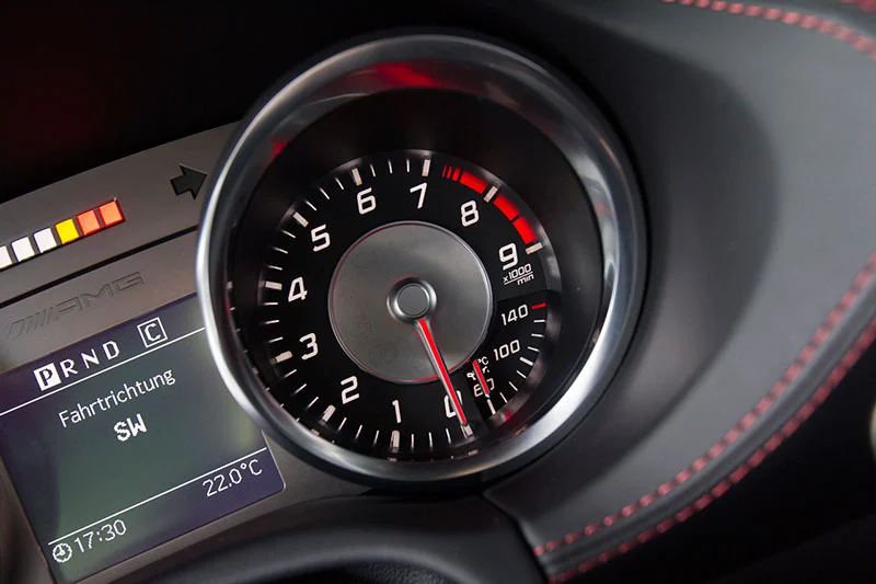 2013 Mercedes-Benz SLS AMG GT Coupé interior detail