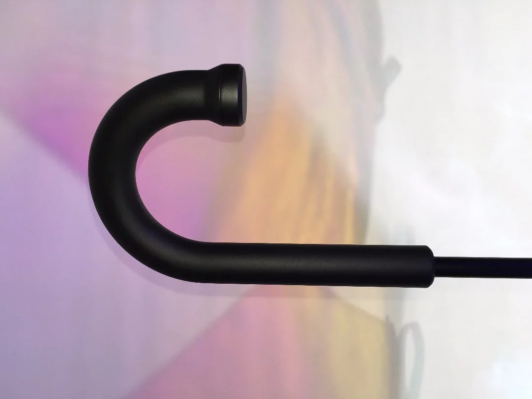 The handle of the oombrella is where the sensors are embedded