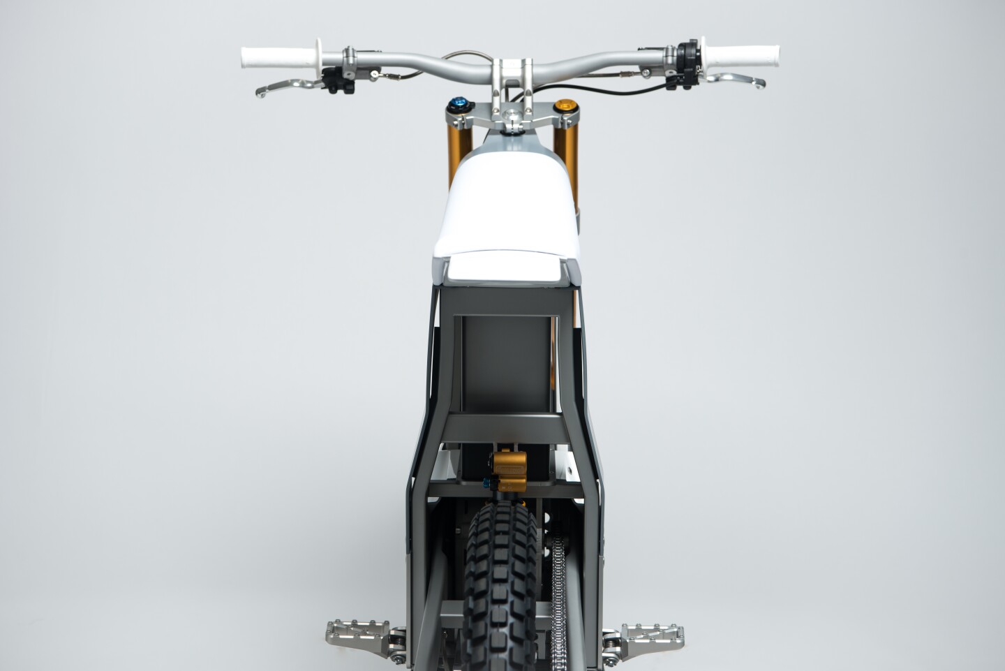 Cake electric dirt bike leaves behind plenty of dust but no emissions