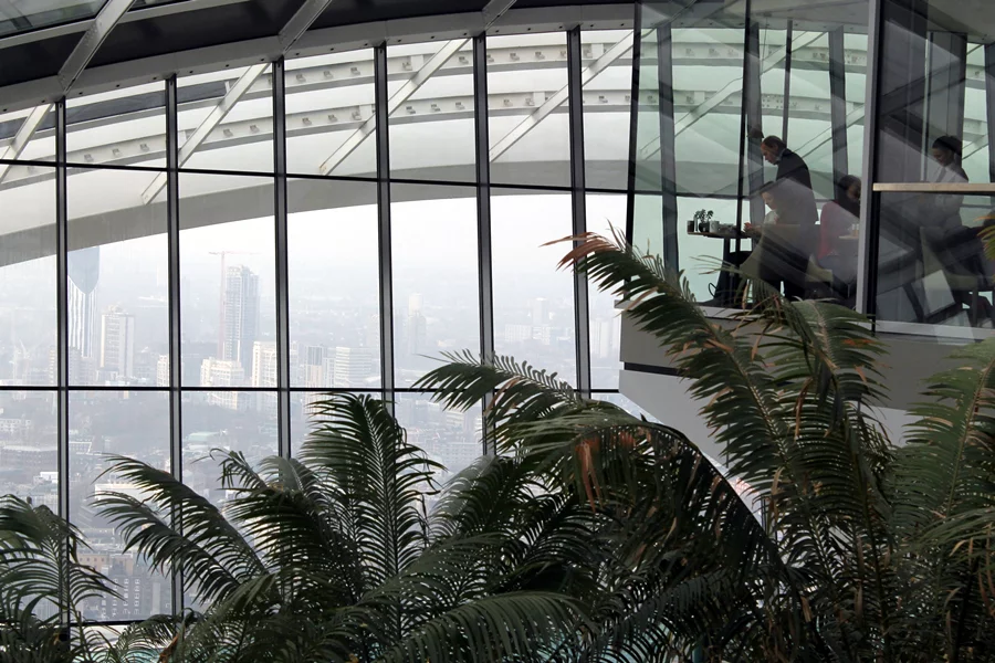 A view looking south over the east terrace of the Sky Garden (Photo: Stu Robarts/Gizmag)