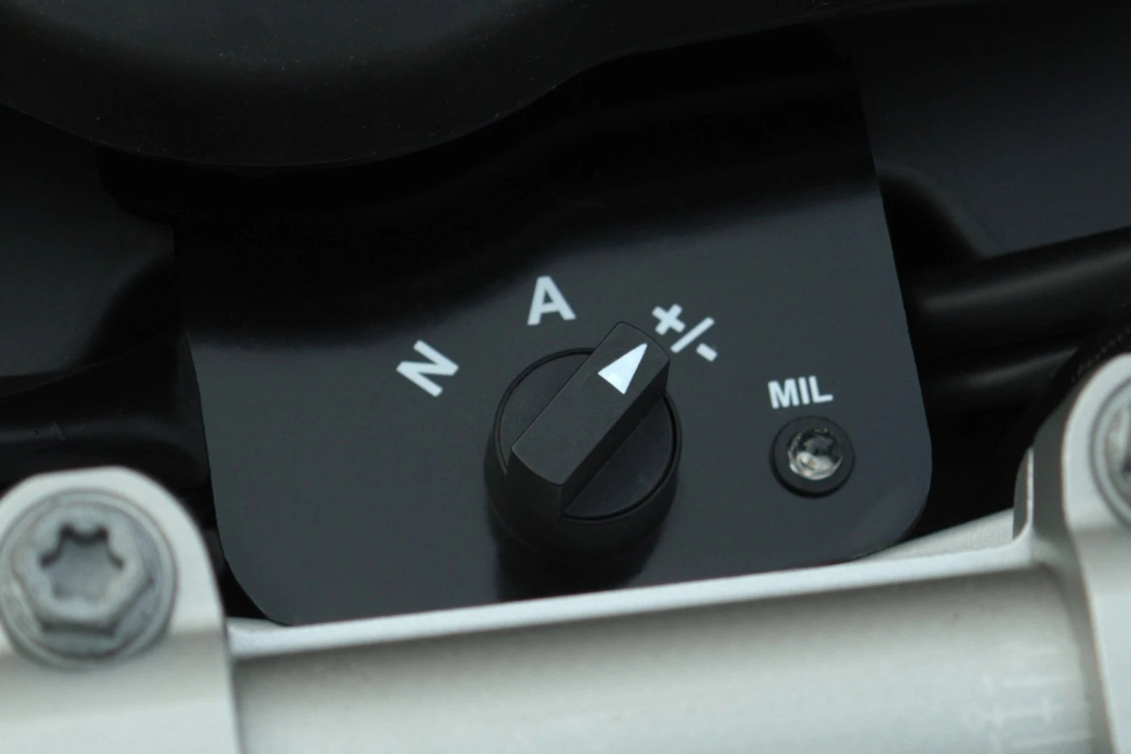 The ShiftFX EST system allows riders to switch from neutral to automatic to semi-automatic modes