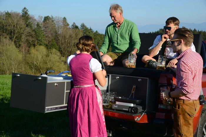 VanEssa VW Amarok sliding kitchen